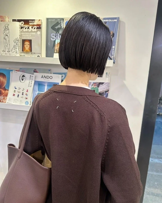 造型4. 一刀切直短髮