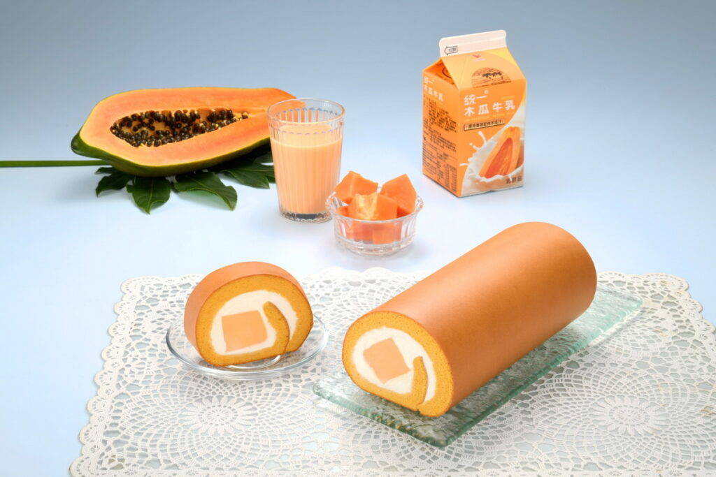 亞尼克生乳捲週年慶強強聯手國民飲品-統一木瓜牛乳,推出全新木瓜牛乳生乳捲,打造乳香新浪潮,售價420元