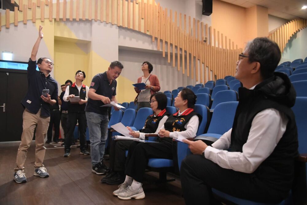 徐榛蔚視察國中小藝才班 指示全面提升硬體設備完善建置 234 徐榛蔚視察國中小藝才班 指示全面提升硬體設備完善建置 233