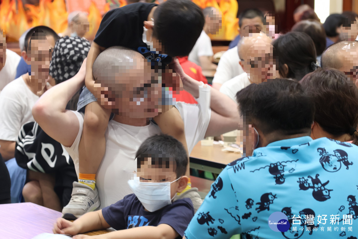 新竹監獄辦理收容人「母親節面對面懇親」。