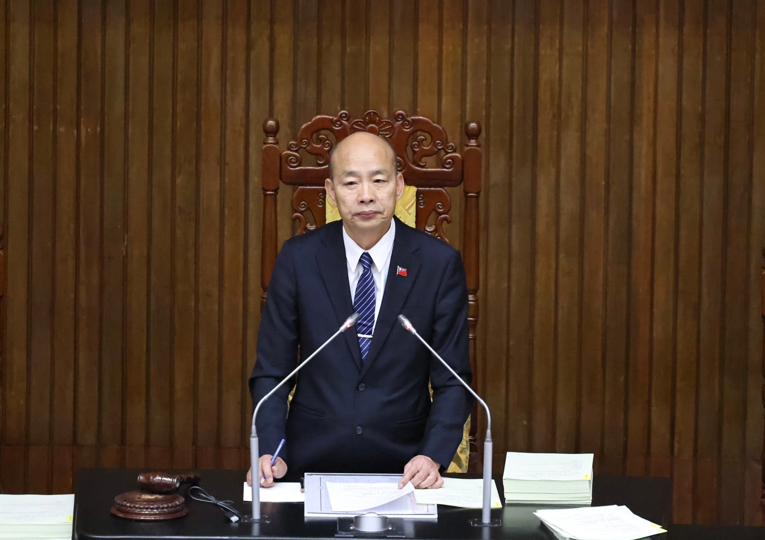 立法院長韓國瑜13日9時抵達議場,現場竟無立委到場,讓他惱火要求3個黨團自律自重。林啟弘攝