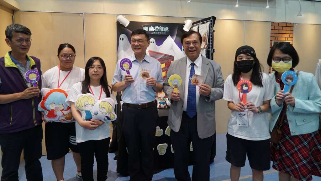 ▲建國科技大學視覺傳達設計系110級畢業設計暨師生創作展覽。(記者林明佑翻攝)