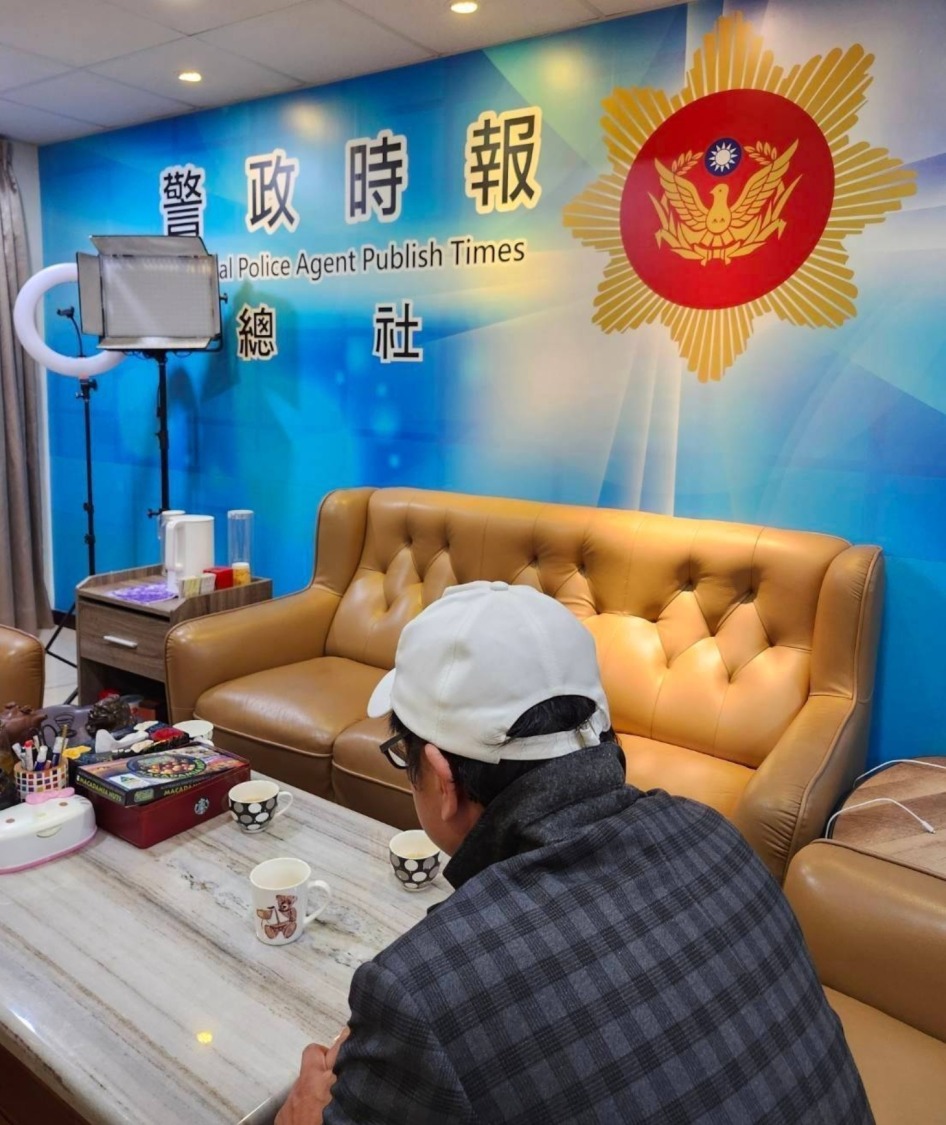 「看不下去」會員表示,翁明哲未經合法程序指定要購置的會館,令人搖頭!(圖/專案小組攝)