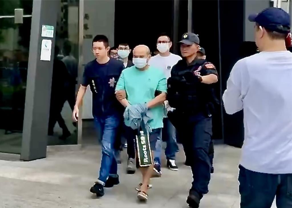 江湖傳言，四海幫大哥郝廣民對「楊醫師」下江湖追殺令。（記者 趙靜姸翻攝）