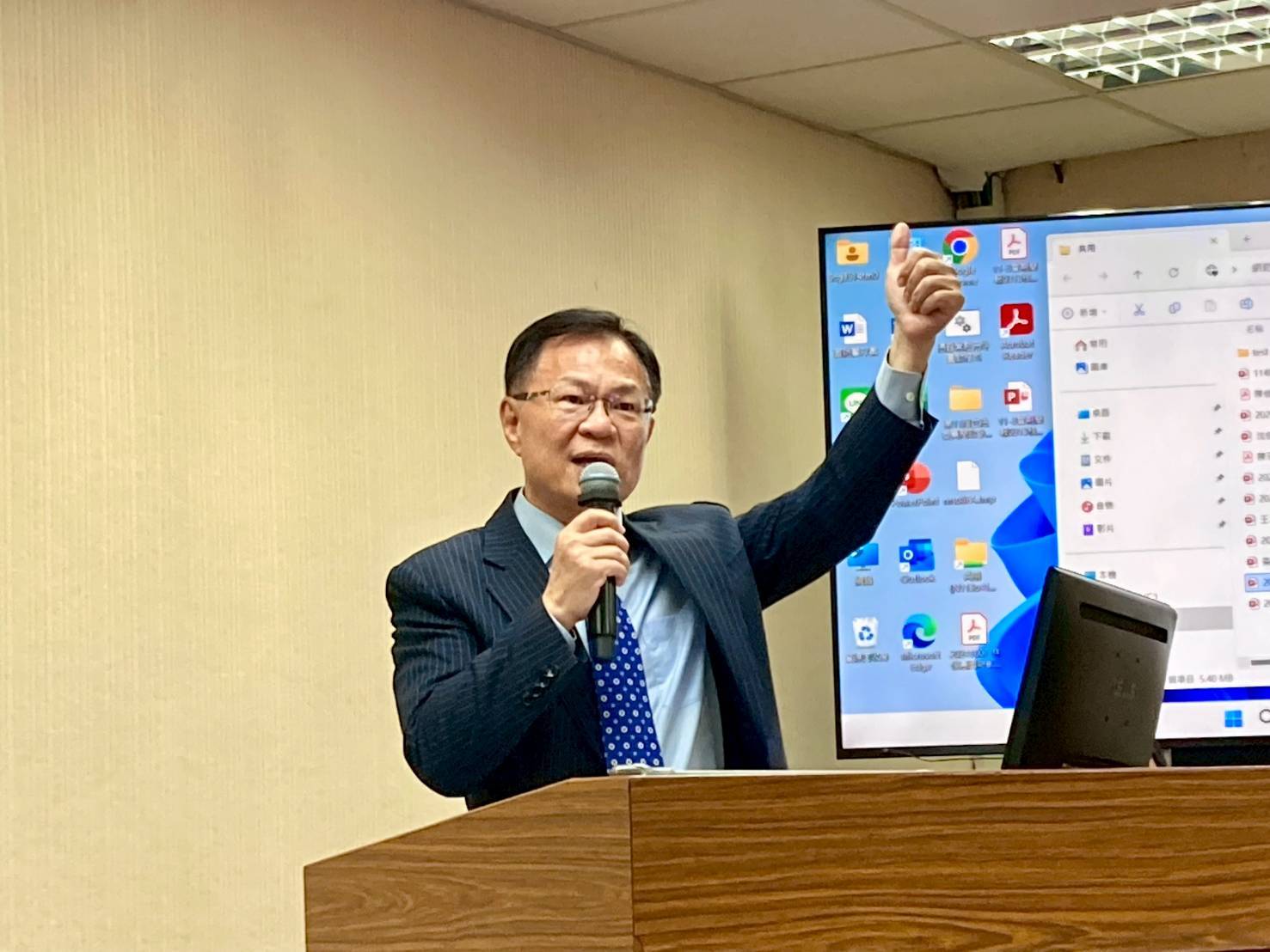張啓楷質疑,監委吃飽太閒不好好追查弊案,卻揣摩賴清德政府上意,甘為「去中」、「去漢」政策大玩文字遊戲的馬前卒!(圖/張啓楷國會辦公室)