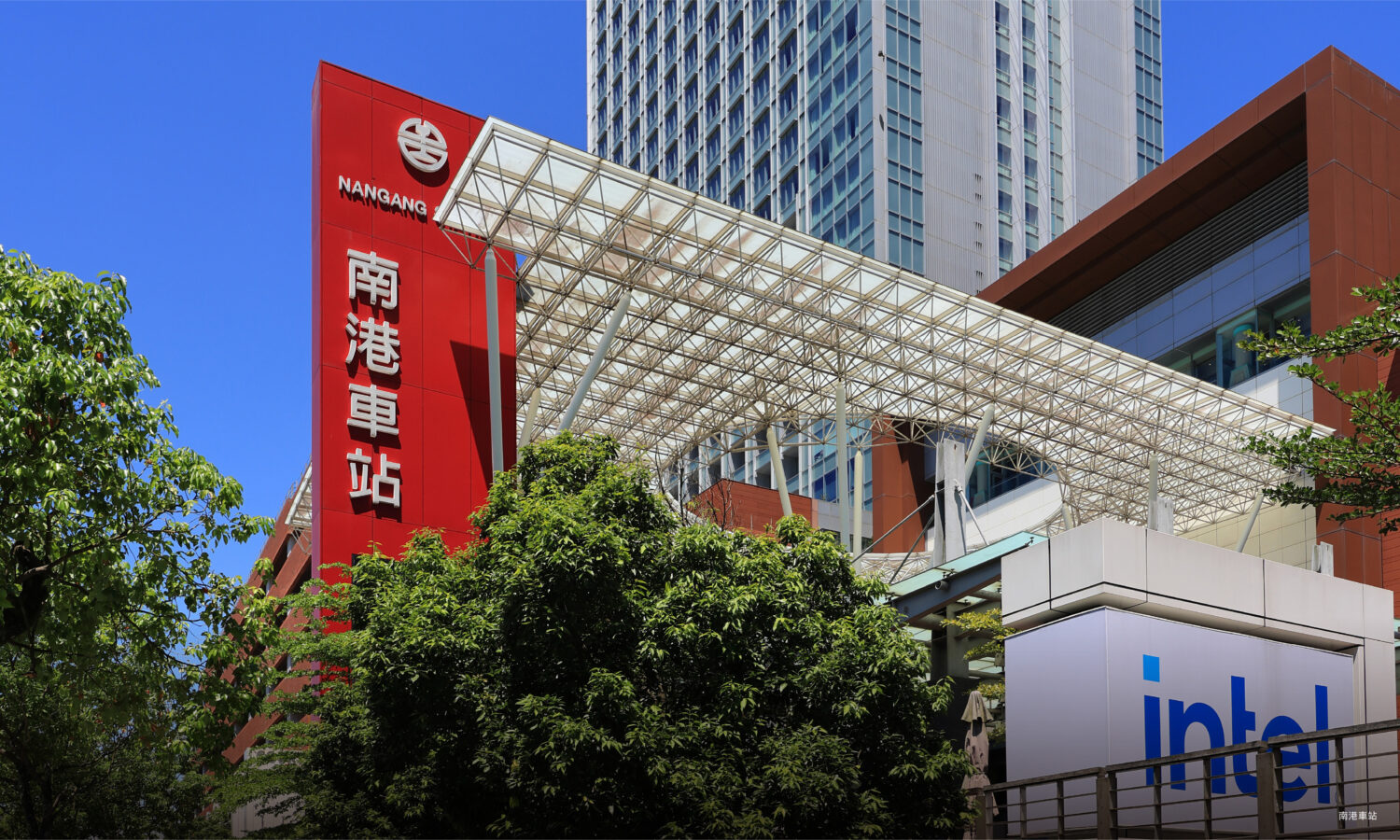 南港以匯聚五鐵共構、科技跨國總部,加速台北與世界的串流。(圖/南港國際SKYPARK提供)