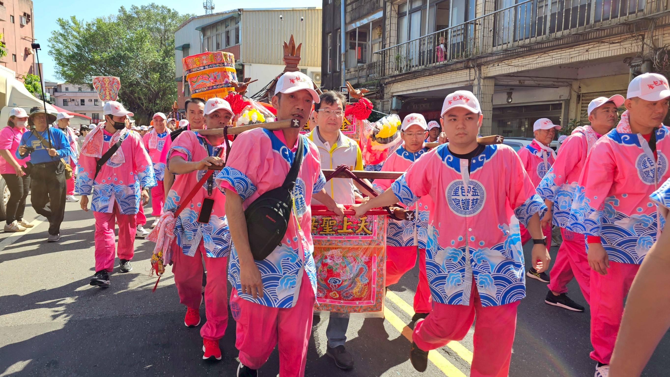 金山慈護宮二媽回娘家 遶境沿途享用美食欣賞美景感受媽祖慈悲 - https://www.watchmedia01.com