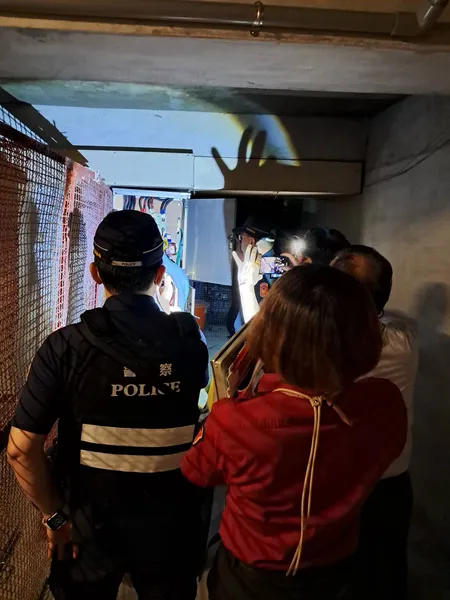 公安小組於昨(13)日晚間再次前往複查時,仍未改善,當場執行斷水斷電