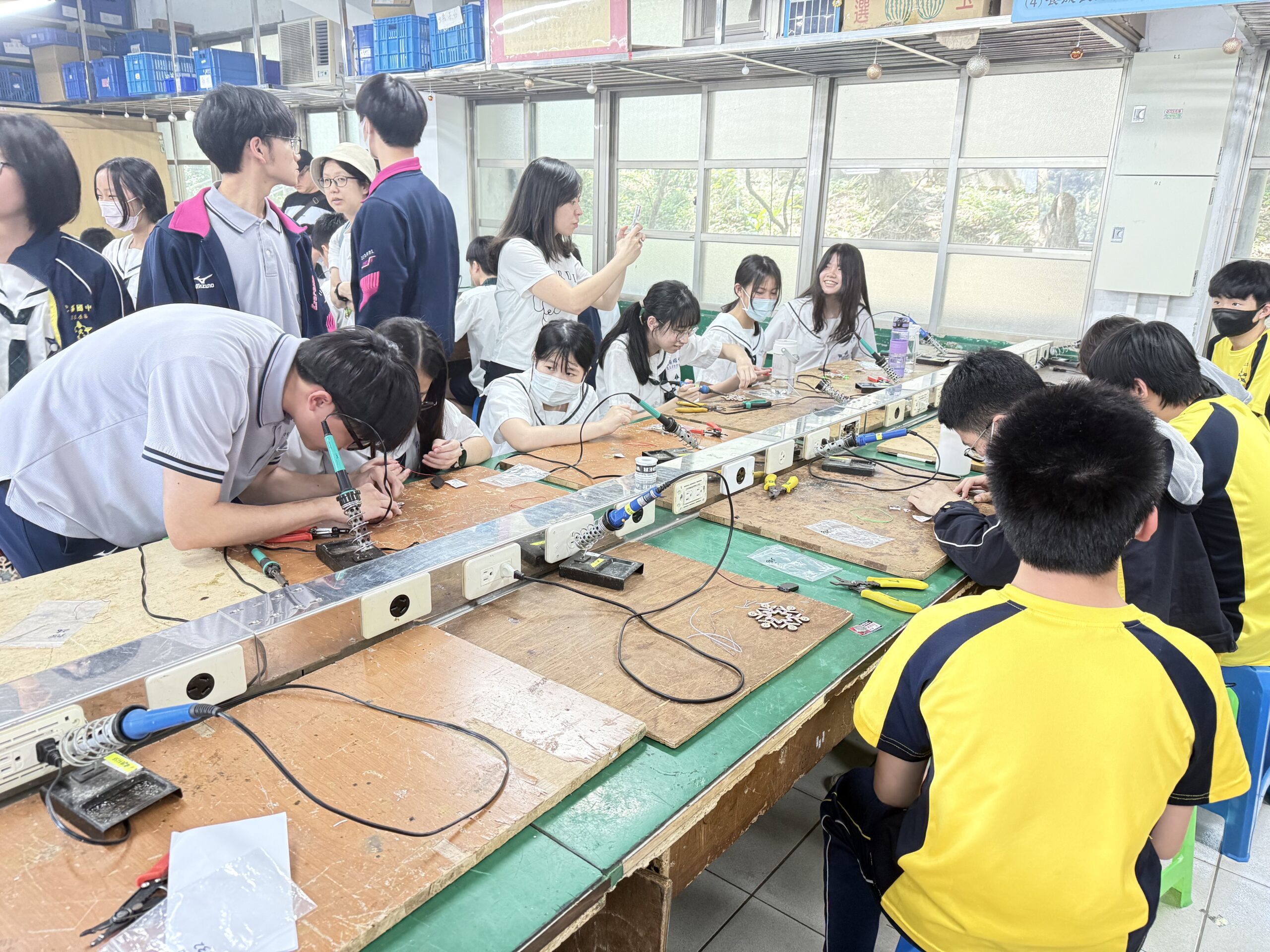 武崙國中八年級職探選擇二信技高進行多元體驗收穫滿行囊 10 22E1C821 BC41 49B2 BBB9 C3D6A8091343 scaled