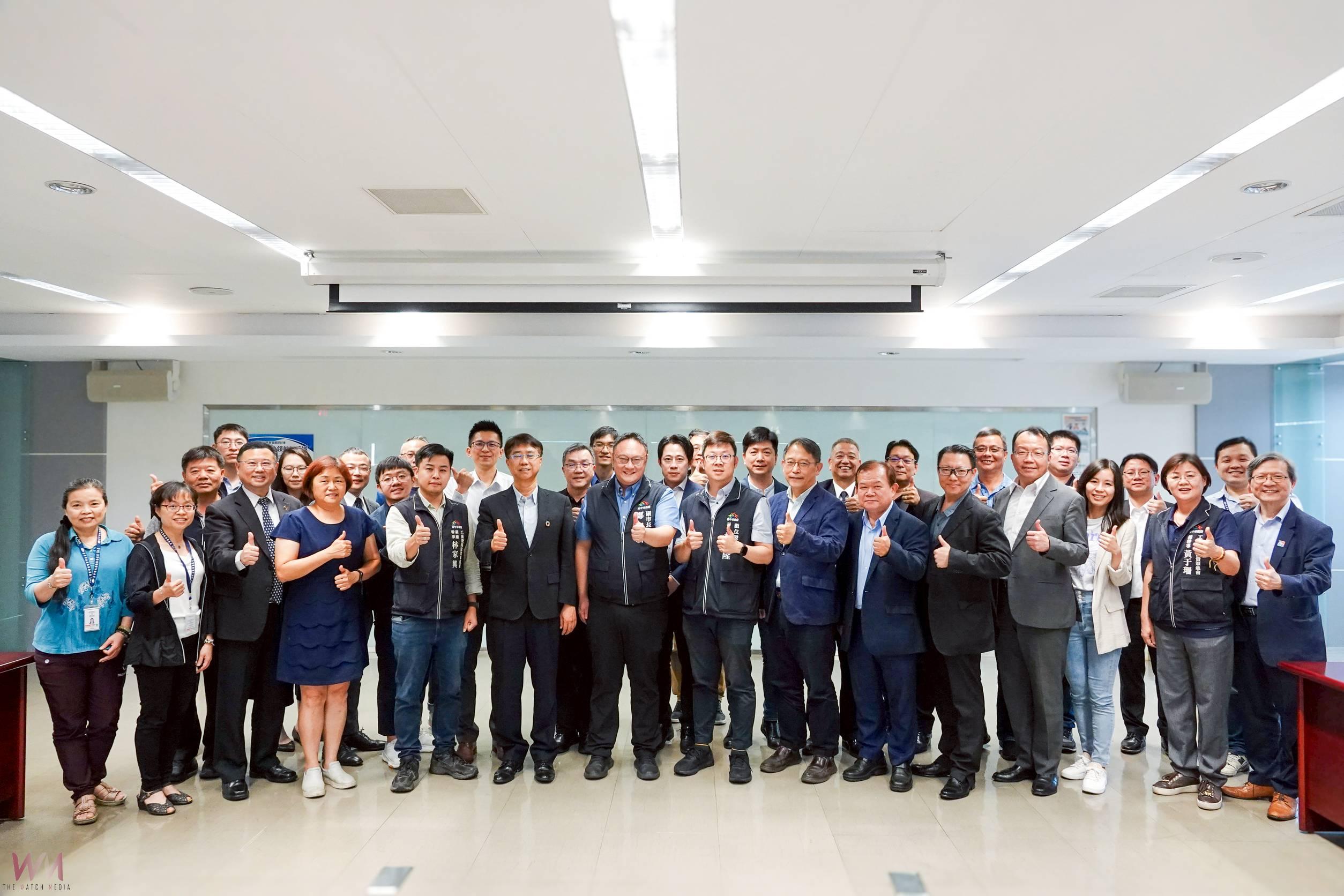 智慧台中新動力!海內外AI專家齊聚研商數位產業發展 中市府:邁向國際數位城市 - https://www.watchmedia01.com
