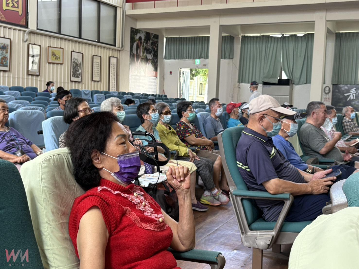 (有影片)/情緒不再失控!中彰榮家開辦心靈講座 教長輩與員工學紓壓術 - https://www.watchmedia01.com