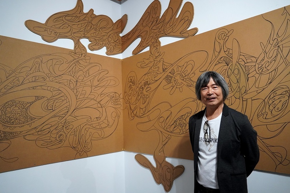 梁任宏《吹牛皮在紙上》正修開展  手繪切割瓦楞紙風格獨特