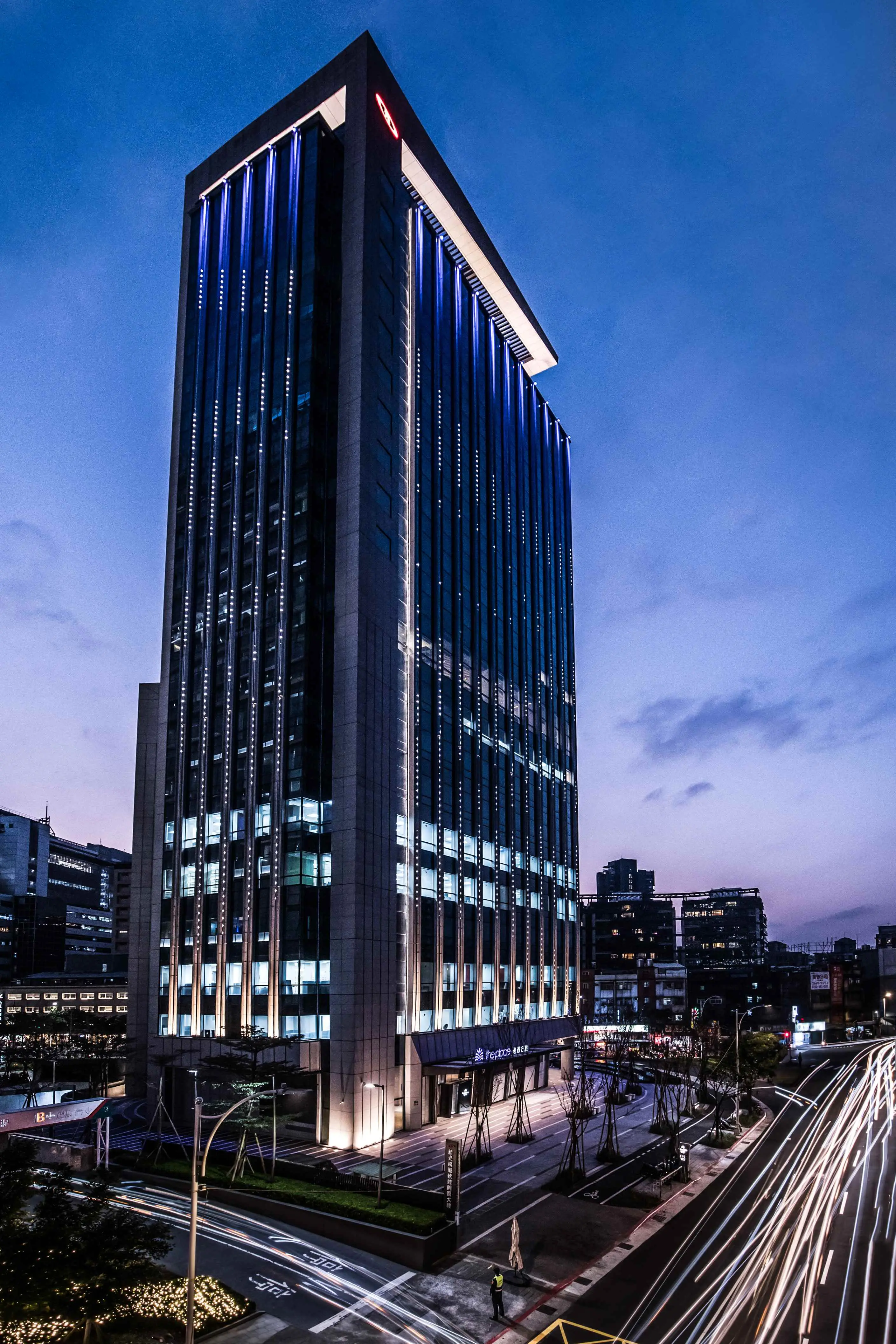南港老爺行旅歡慶6周年 書泊 Nova【書泊 Nova】飯店坐落於南港軟體園區中心地帶,步行可抵達捷運站。