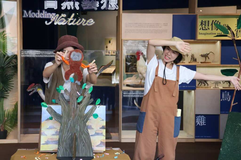 ▲518當日,拍拍手工作室帶來兩場「紅毛猩猩與牠的朋友」迷你劇坊。(國立自然科學博物館提供)