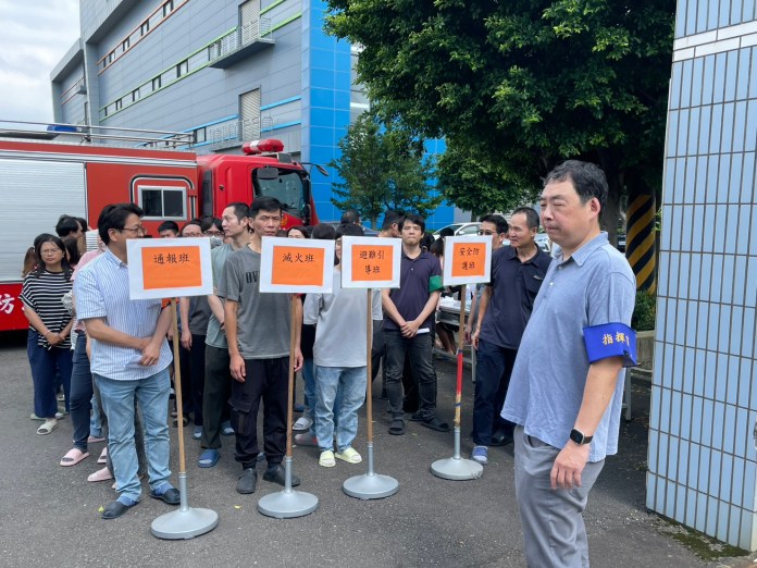 桃消山峰分隊與平鎮產業園區合作演練 強化業者自衛消防編組 75 S__17367160