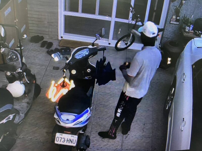 圖文:中興警鷹眼建功 竊嫌變裝遮車牌仍狼狽落網。