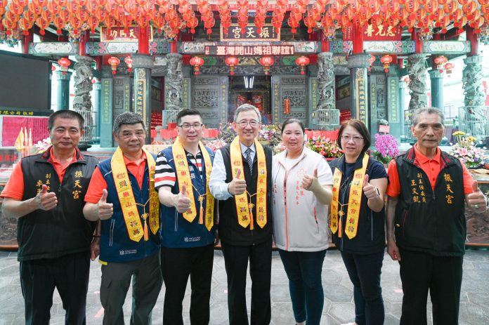 開山媽祖聯誼會首次在桃園舉行 振天宮寒冬送暖助弱勢傳遞愛心 80 S__17367160