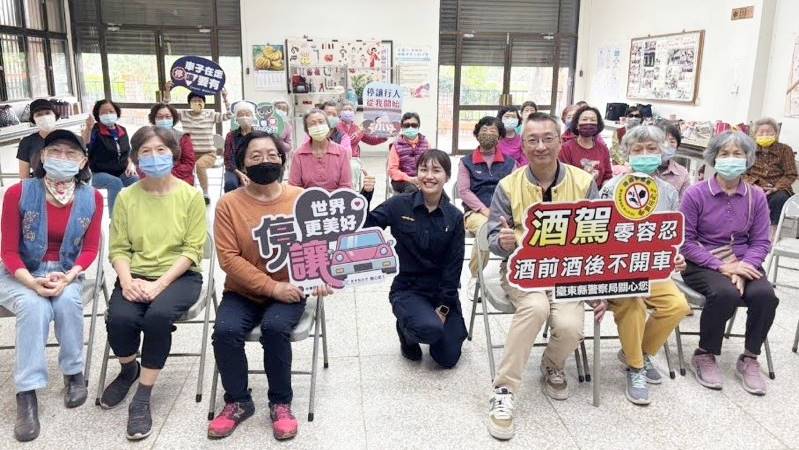 ▲主動出擊打詐騙,東警宣導百斬計畫激勵全民檢舉。(臺東縣警察局提供)