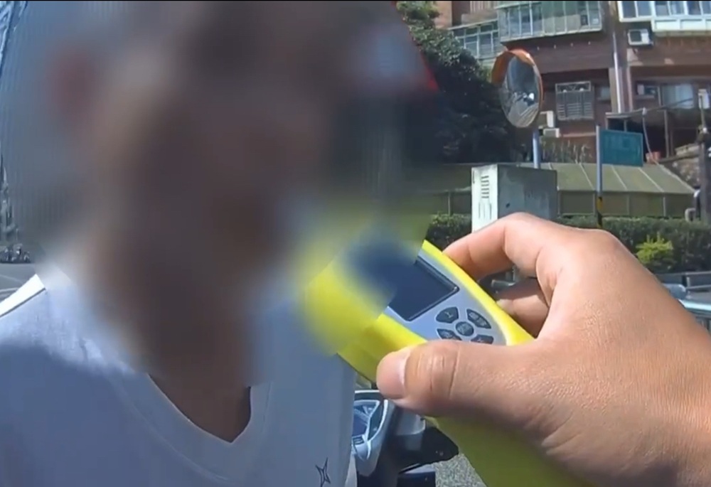 酒駕男謊報胞弟名 眼尖警識破通緝犯三罪齊發送辦 246 248250518a04