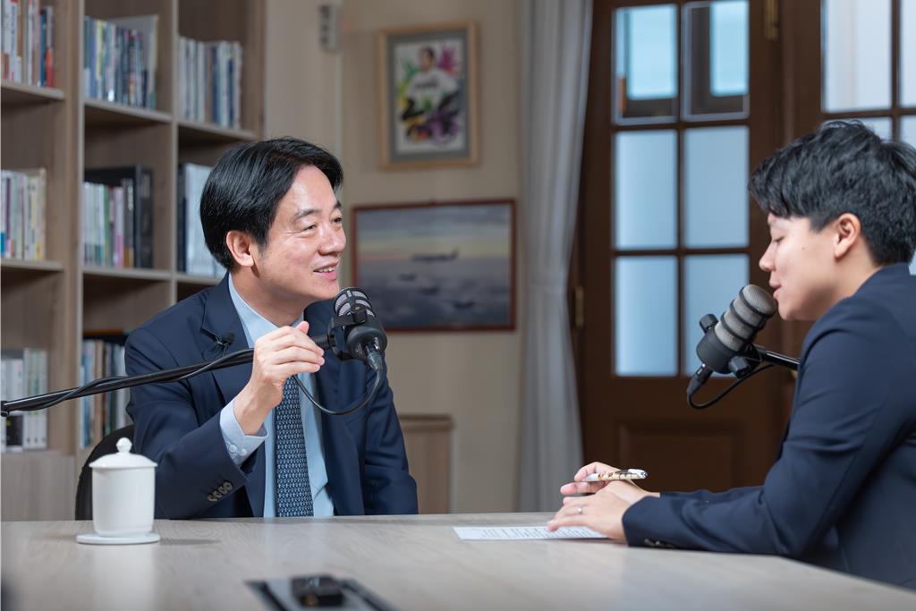 ▲賴清德總統接受podcast網紅《敏迪選讀》專訪。(照片總統府提供)