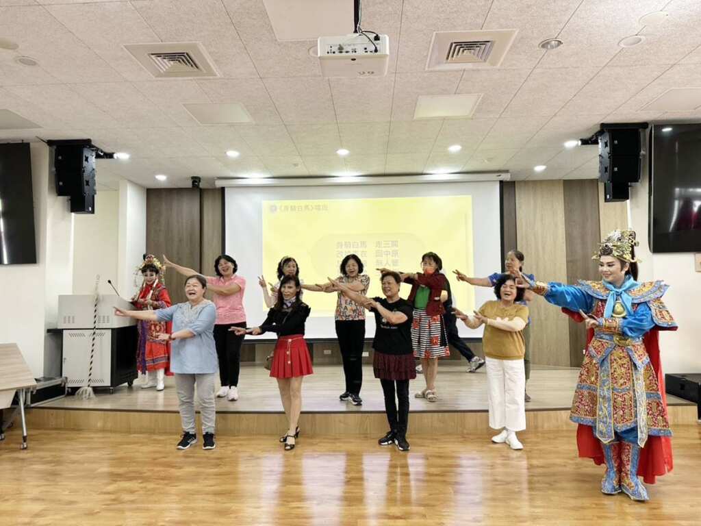 ▲傳統演藝動作指導及表演。（屏東縣社會處提供）