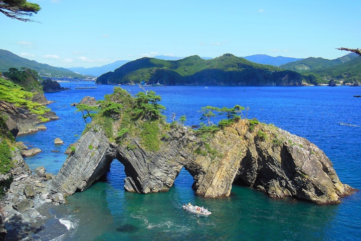 碁石海岸的穴通磯，全長約6km的海岸線被列為「名勝及天然紀念物」。　圖：向日遊顧問有限公司／提供