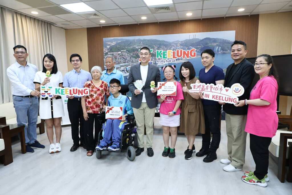▲基隆市長謝國樑接見通過總統教育獎初審學生，勉勵堅持夢想勇敢前行。（基隆市政府提供）