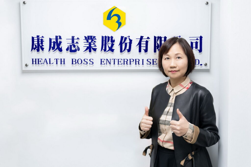 康成志業高雄處電銷經理江美月表示:「電話行銷的本質,不是話術多厲害,而是語氣裡有沒有信任感。」