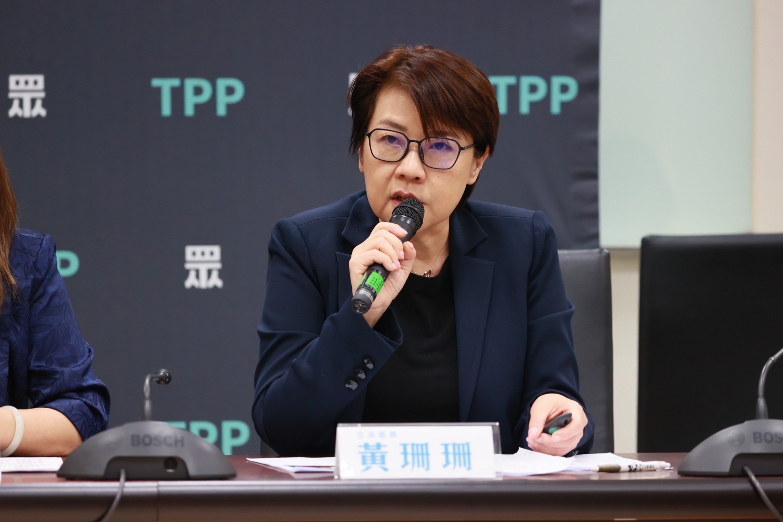 指賴清德推主權基金是抄柯文哲　黃珊珊肯定政府知錯能改 199