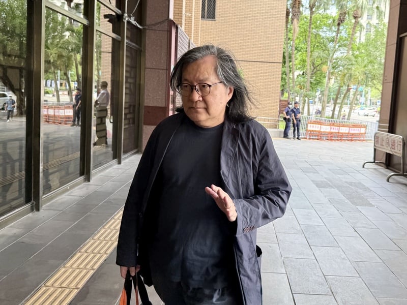 台北地方法院審理京華城案,22日以證人身分傳喚前台北市都發局長林洲民(圖),由檢察官及律師進行交互詰問。 中央社