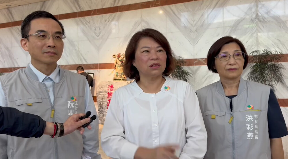 嘉義市黃敏惠市長(中)籲請中央。(圖/記者陳惲朋翻攝)