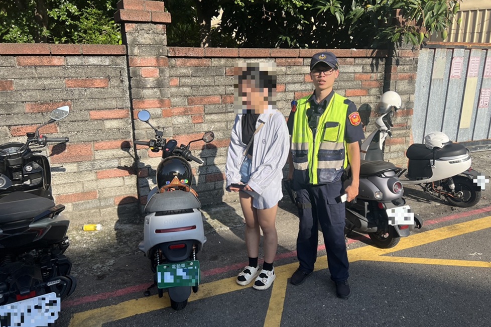 ▲圖說：劉女下班後遍尋不到電動機車急報警，員警80公尺外街邊尋獲該車 （圖／台中市政府 提供）
