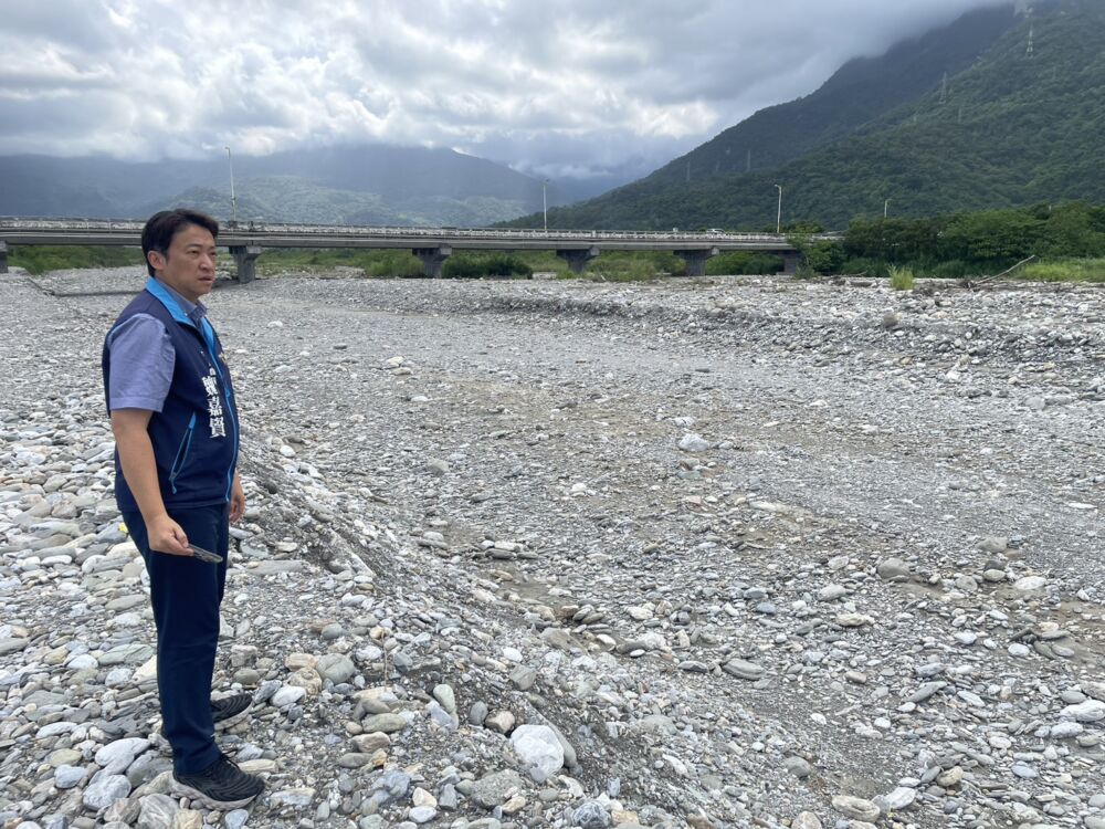美崙溪淤積影響排洪　魏嘉賢親勘籲花蓮縣府速疏濬 265