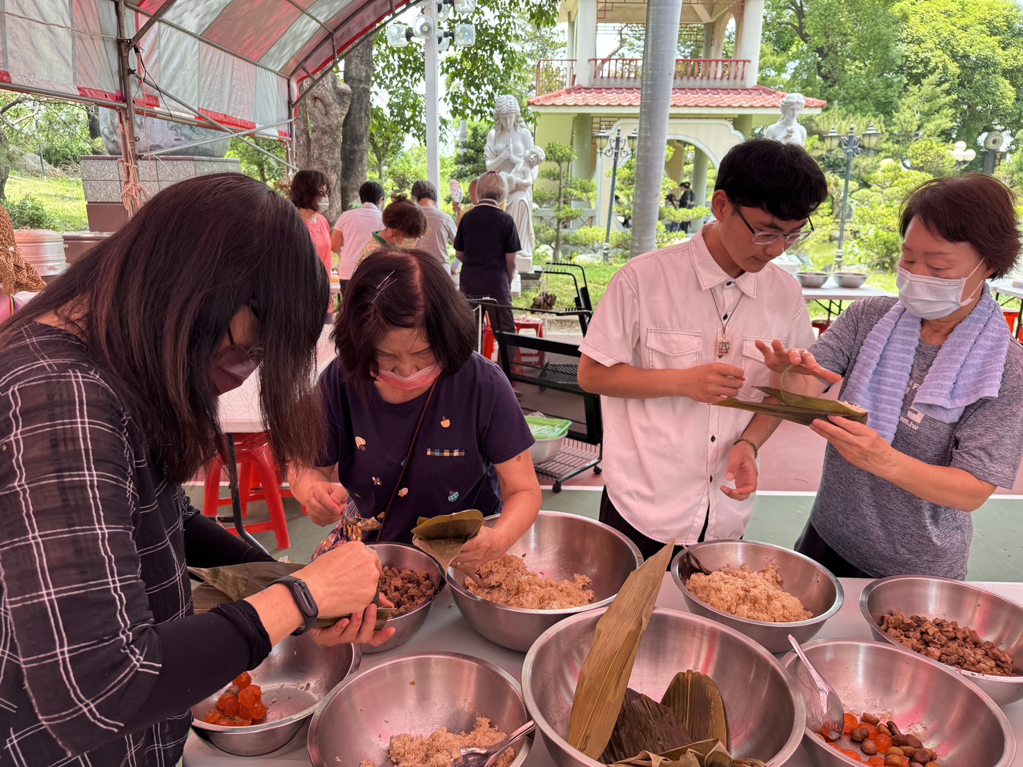 粽香迎平安 建國科大歡慶端午 逾千師生齊聚粽飄香 - https://www.watchmedia01.com
