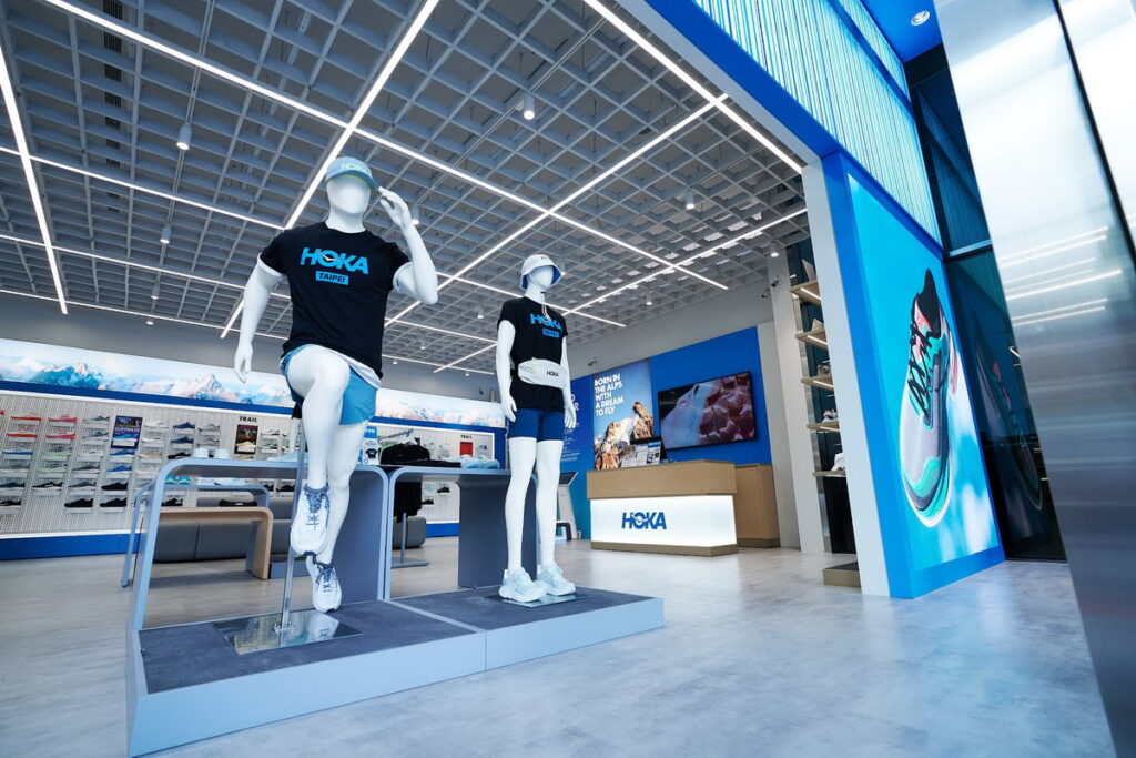 歡慶全台最大且同步全球店裝的全新「HOKA 遠東 Garden City 門市」開幕。