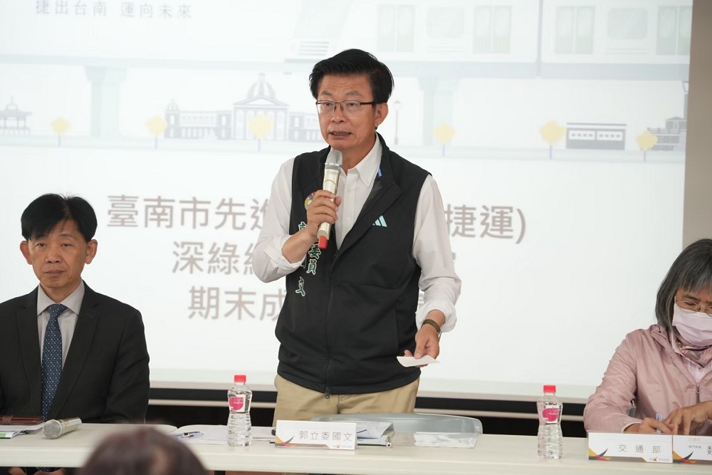 批翁曉玲詛咒台灣大停電 郭國文:中共派來的 260 批翁曉玲詛咒台灣大停電 郭國文:中共派來的 259