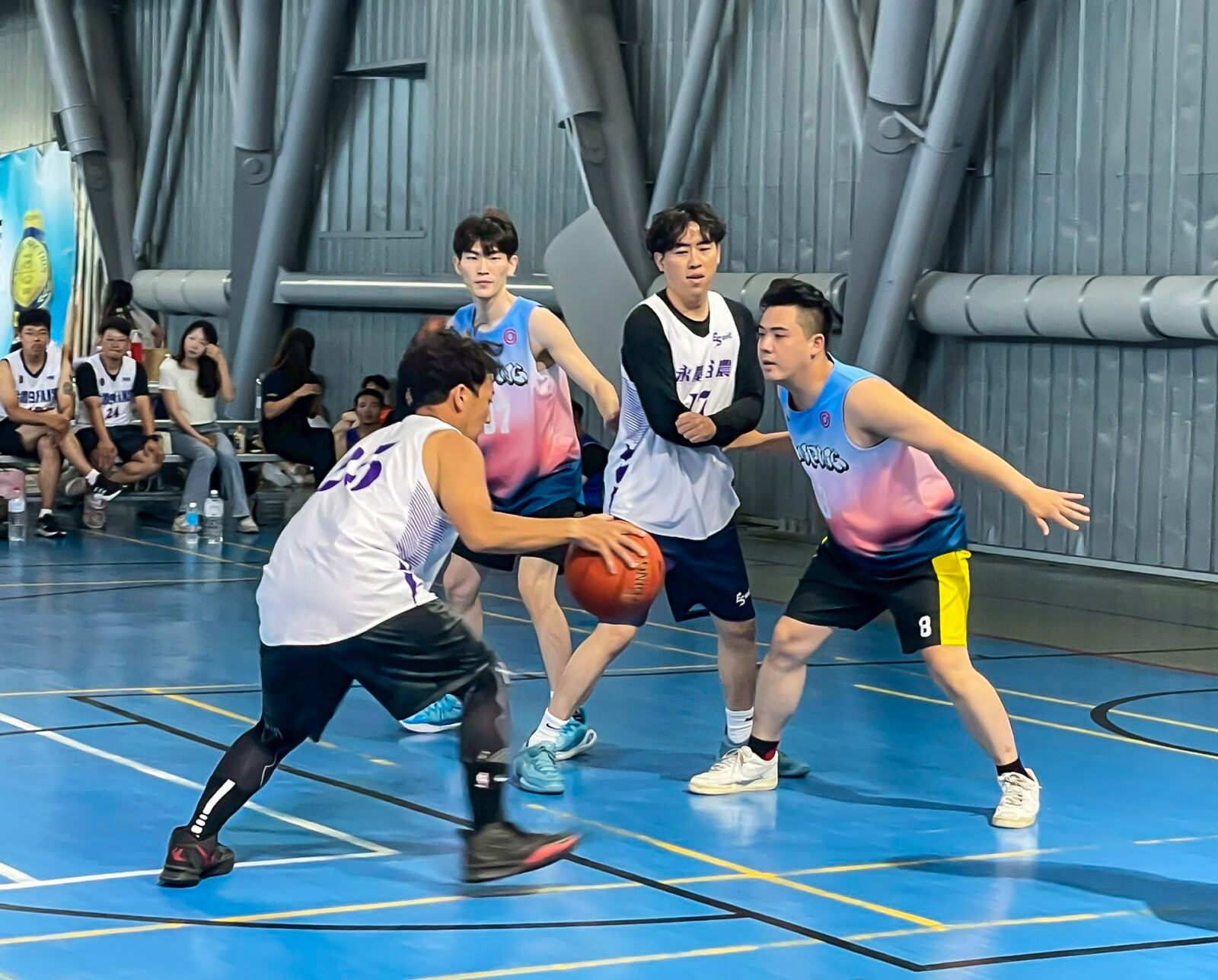 打出團隊凝聚力 永慶加盟四品牌台南經管會籃球賽開打 232 打出團隊凝聚力 永慶加盟四品牌台南經管會籃球賽開打 231