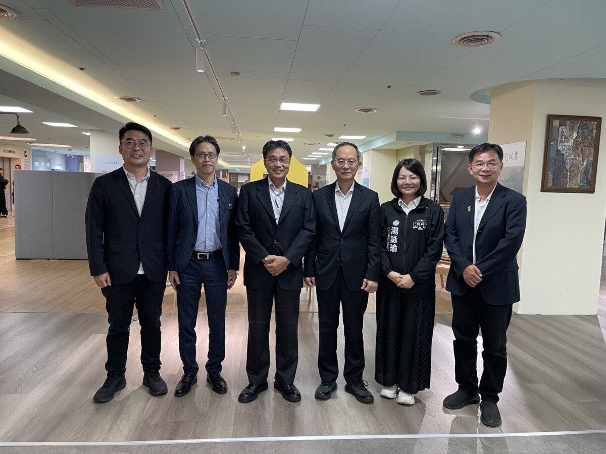 ▲高雄市議會財經委員會參訪科技與商業轉型亮點 ,見證產業創新軟實力HTC VIVELAND、智崴科技、大立百貨展現跨界整合新思維。