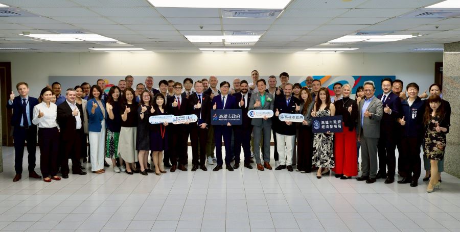 ▲20多家龍頭法商拜會高雄市政府，與高雄企業共同展開「蔚藍對話：高雄與法國的永續交匯」大合照。