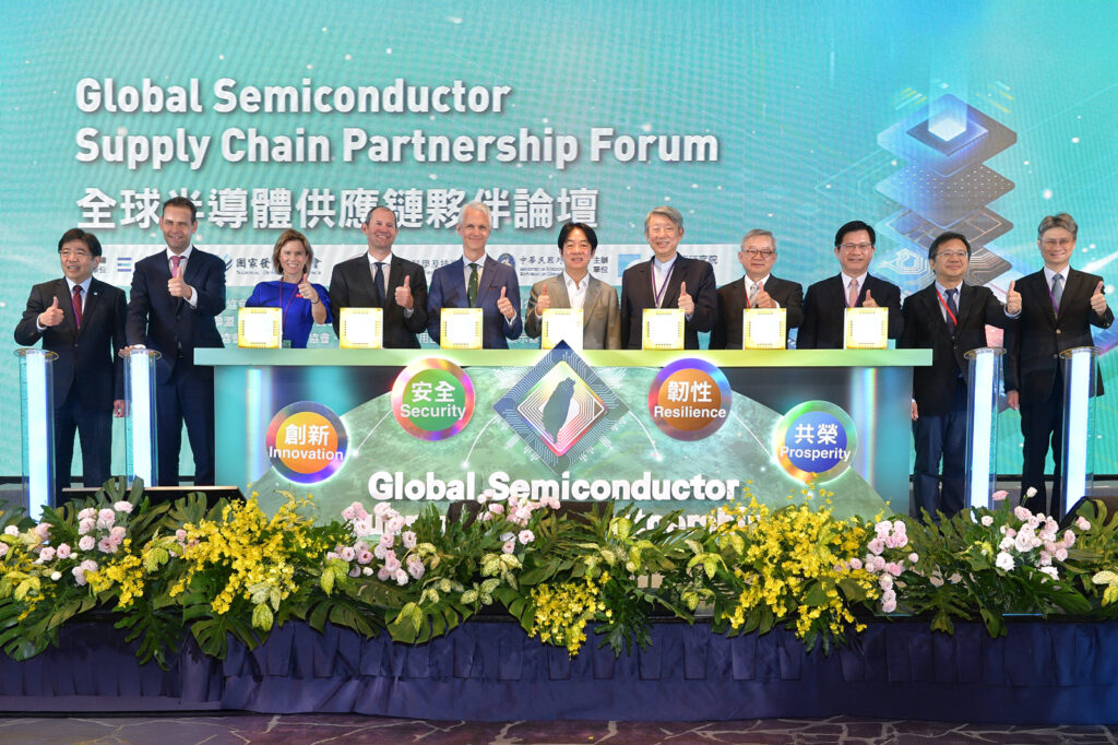 全球半導體供應鏈夥伴論壇登場 賴總統:期與各國攜手強化全球供應鏈韌性 1 11405231