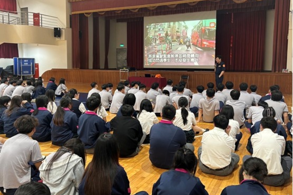 無照不上路 別讓白髮人送黑髮人 8 MEITU 20250523 184718201