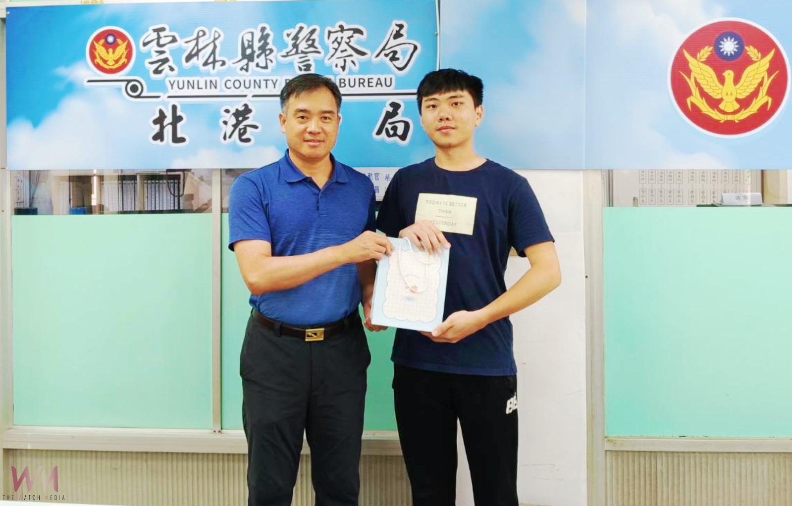 北港分局三名優秀巡官榮調升任 分局長陳勇誌親頒紀念品表祝福 - https://www.watchmedia01.com