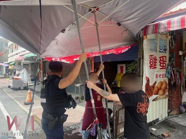 虎尾警及時排除倒塌遮雨棚 守護交通安全獲讚揚 - https://www.watchmedia01.com