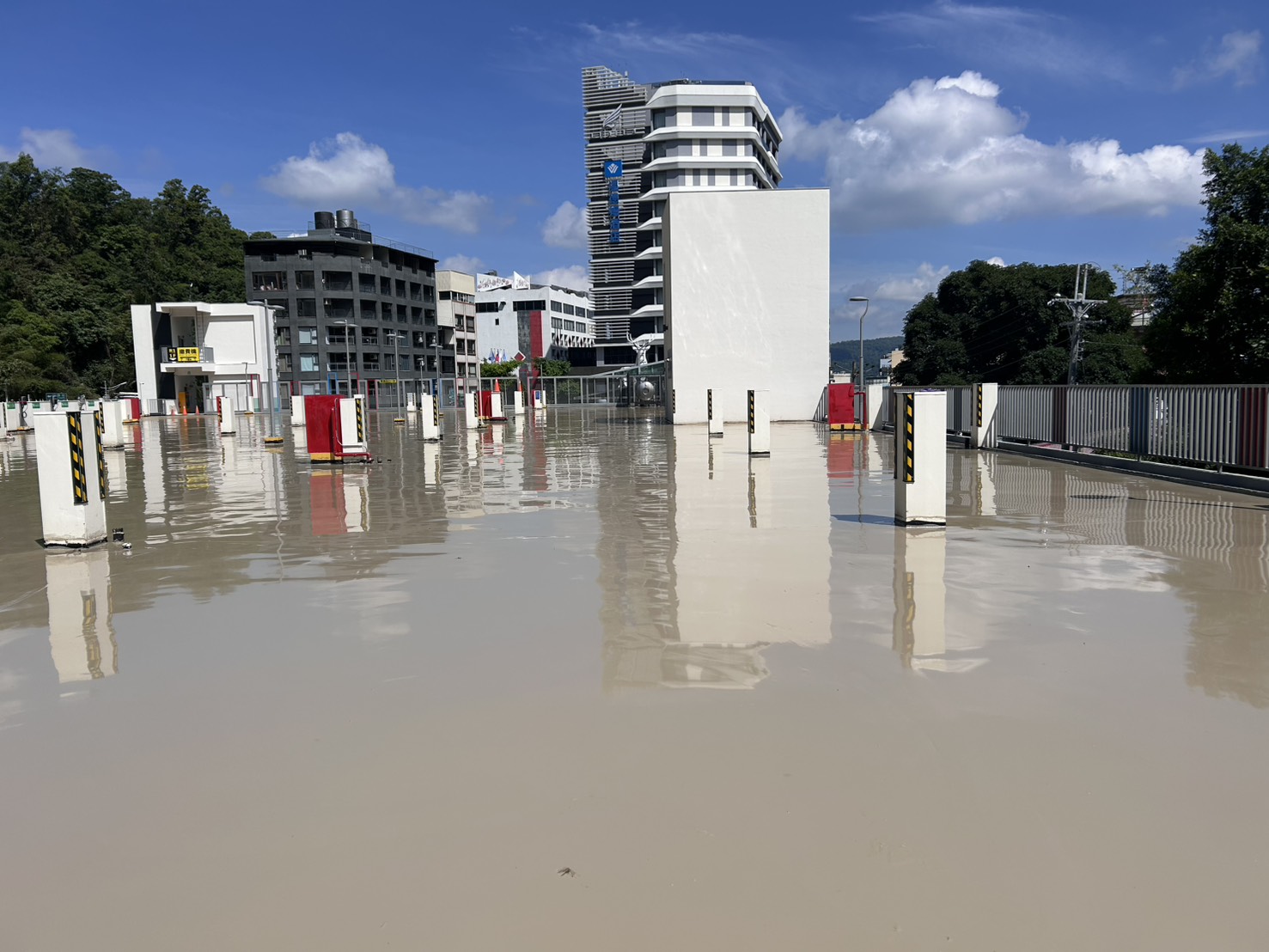 日月潭伊達邵立體停車場二樓鋪面優化重新施工進度說明 - https://www.watchmedia01.com