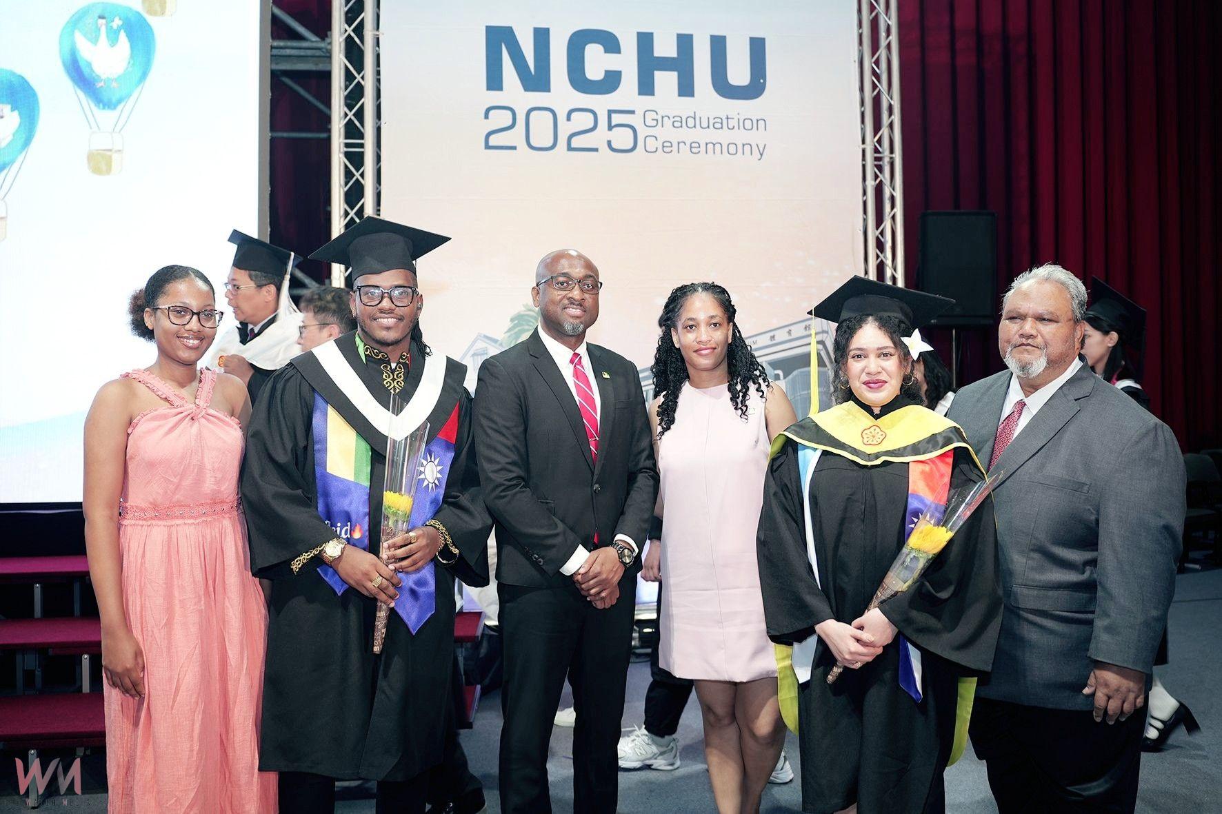 國立中興大學畢典登場 孔祥重院士勉勵以深度思考擘劃未來 - https://www.watchmedia01.com