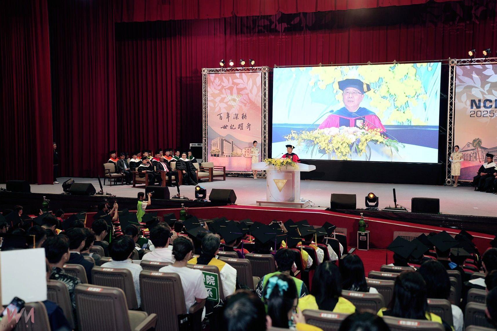 國立中興大學畢典登場 孔祥重院士勉勵以深度思考擘劃未來 - https://www.watchmedia01.com