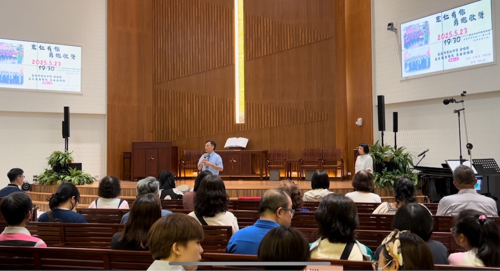 嘉義長庚楊仁宗院長表示，士合唱團的成員透過歌聲堅定自我、鼓舞他人，是醫療過程中難能可貴的精神力量。（圖/嘉義長庚醫院提供）