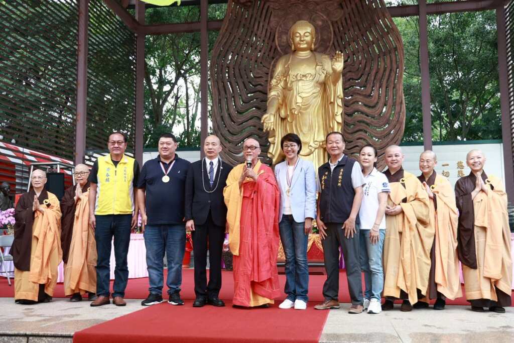 ▲集集鎮國寺自5月24日起連續兩天舉辦「世界念佛救地球大法會」,包括韓國、越南、馬來西亞等各地信眾到場禮佛誦經。(南投縣民政處提供)
