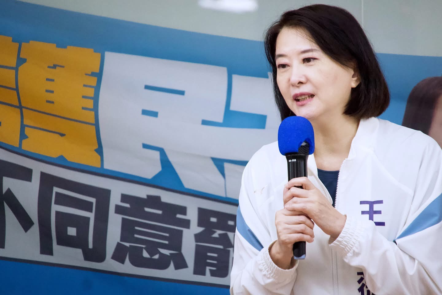 遭遇青鳥現身宣講現場　王鴻薇揭：綠媒配合製造衝突 243