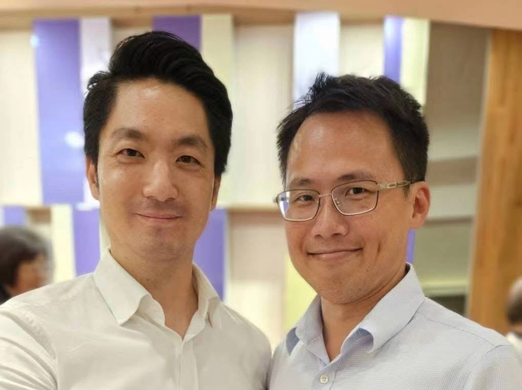 詹嘉文(右)在臉書上與蔣萬安合照,他曾是台灣最年輕的鄰長。翻攝詹嘉文臉書